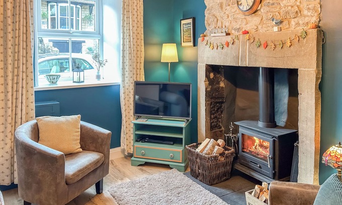 Tideswell Cottage | 2 bedroom accommodation in Tideswell