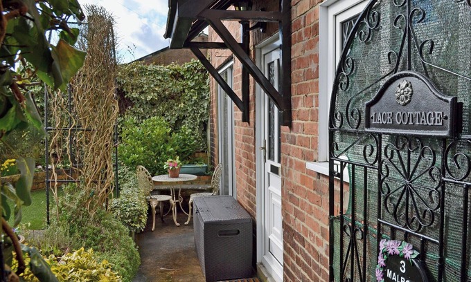 Ashbourne Cottage | 2 bedroom accommodation in Ashbourne