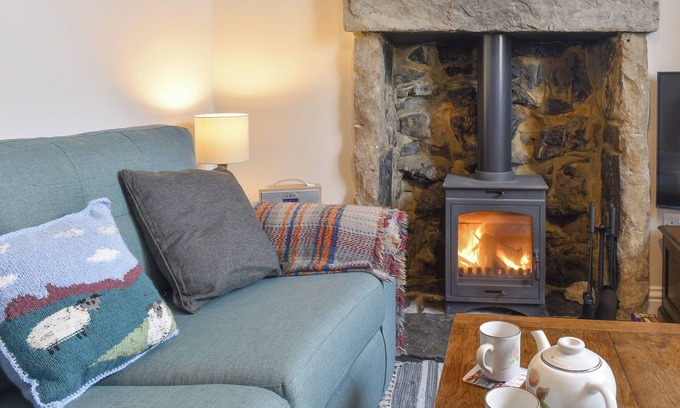 Great Longstone Cottage | 2 bedroom accommodation in Bakewell