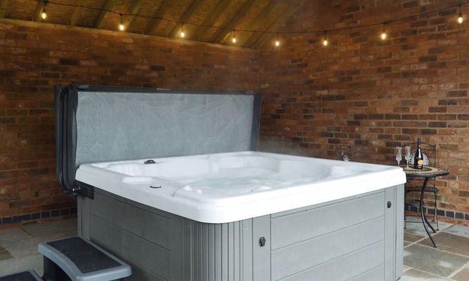 Bircotes Cottage | 2 bedroom accommodation in Ranby, near Retford