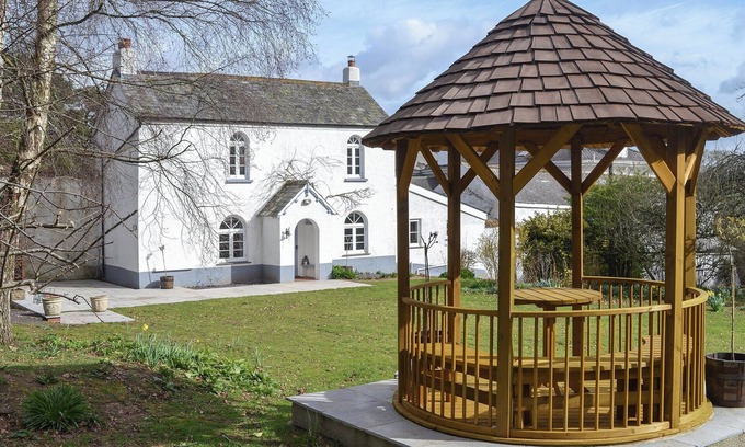 Crediton Cottage | 2 bedroom accommodation in Bow, near Crediton