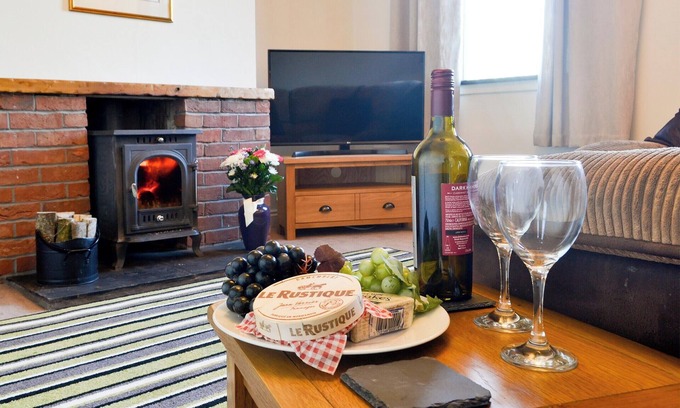 Dumfries Cottage | 2 bedroom accommodation in Mabie, near Dumfries