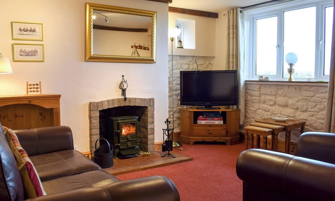 Llangadog Cottage | 2 bedroom accommodation in Llangadog, near Llandeilo