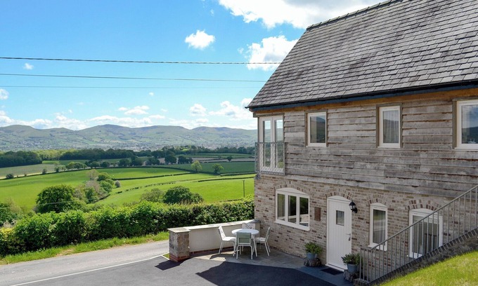 Llanychan Cottage | 2 bedroom accommodation in Llanrhaeadr, near Denbigh