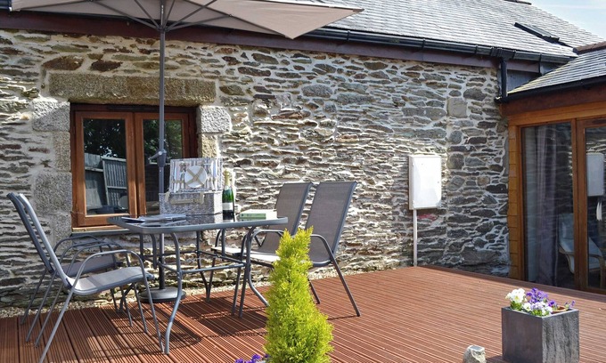 Maenporth Cottage | 2 bedroom accommodation in Swan Pool, near Falmouth