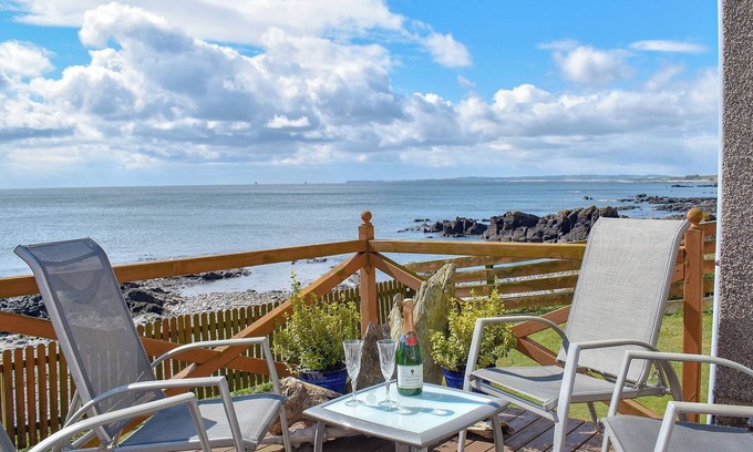 Johnshaven Cottage | 2 bedroom accommodation in Johnshaven, near Montrose