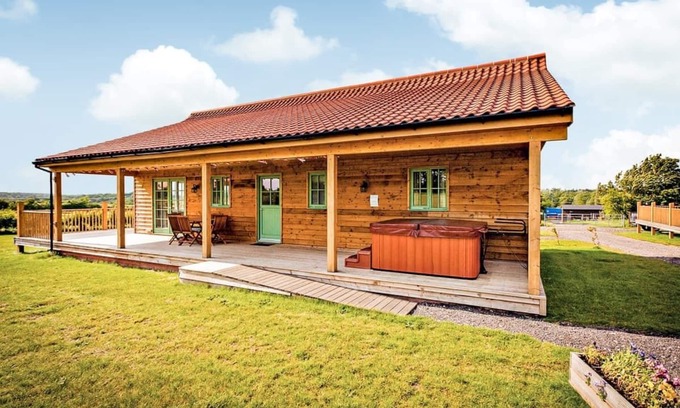 Palgrave Ski Chalet | 2 bedroom accommodation in Palgrave, Diss