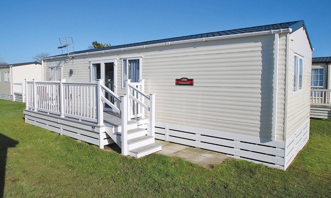 Ringwood House | 2 bedroom accommodation in St. Leonards, Ringwood