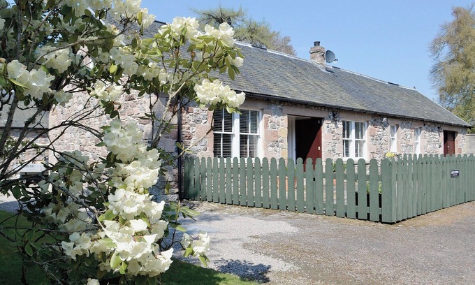Scaniport Cottage | 2 bedroom accommodation in Scaniport, near Inverness
