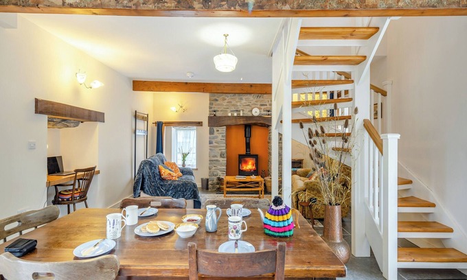 Llanddewi Brefi Cottage | 2 bedroom accommodation in Llanddewi Brefi, near Tregaron
