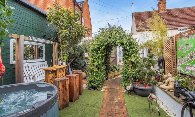 Worlingham Cottage | 2 bedroom accommodation in Beccles