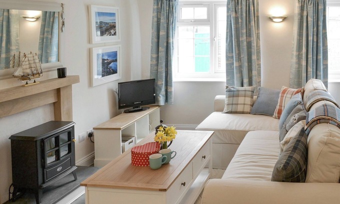 Instow Cottage | 2 bedroom accommodation in Instow, near Bideford