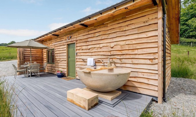 Caersws Cottage | 2 bedroom accommodation in Llanidloes, near Newtown