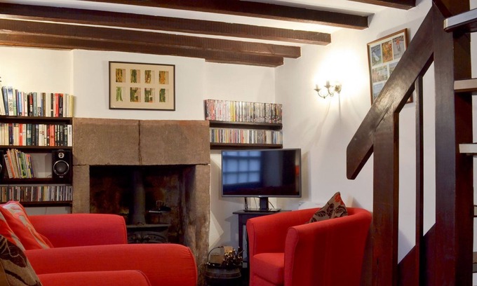 Whatstandwell Cottage | 2 bedroom accommodation in Whatstandwell, near Matlock