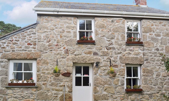 St Just Cottage | 2 bedroom accommodation in Tregeseal, near St Just