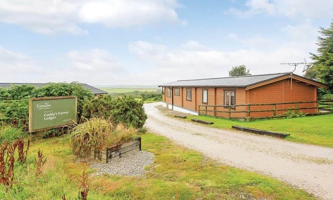 Carnmenellis Ski Chalet | 2 bedroom accommodation in Carnmenellis, Nr Falmouth