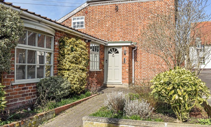 Saxmundham Cottage | 2 bedroom accommodation in Rendham