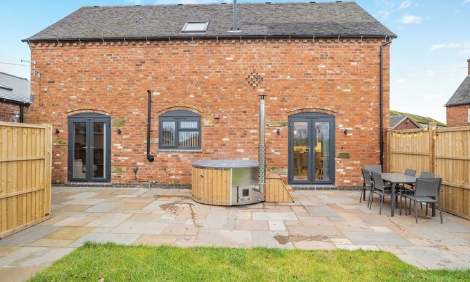 Rugeley Cottage | 2 bedroom accommodation in Abbots Bromley, near Rugeley