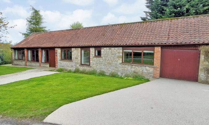Scawton Cottage | 2 bedroom accommodation in Oswaldkirk, near Helmsley