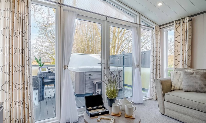 Arnold Ski Chalet | 2 bedroom accommodation in Skirlaugh, Nr Hull