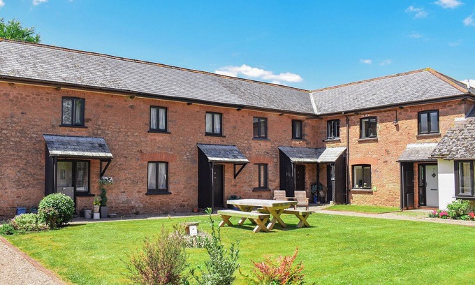 Bicton Cottage | 2 bedroom accommodation in Colaton Raleigh, near Sidmouth