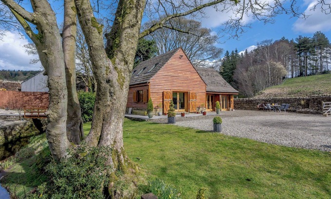 Blacko Cottage | 2 bedroom accommodation in Blacko