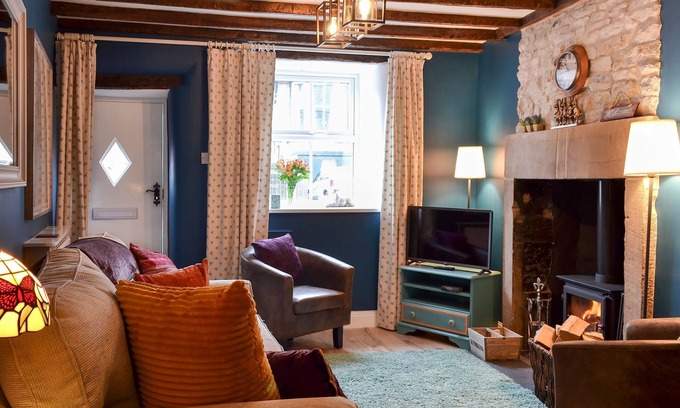 Tideswell Cottage | 2 bedroom accommodation in Tideswell, near Buxton
