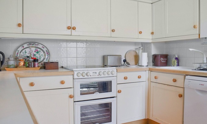 Chard Cottage | 2 bedroom accommodation in Wambrook, near Chard