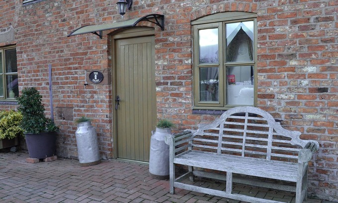Chester Cottage | 2 bedroom accommodation in Coddington, near Chester