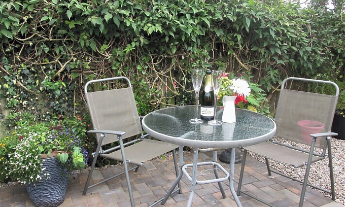 Gordon Cottage | 2 bedroom accommodation in Gordon, near Kelso