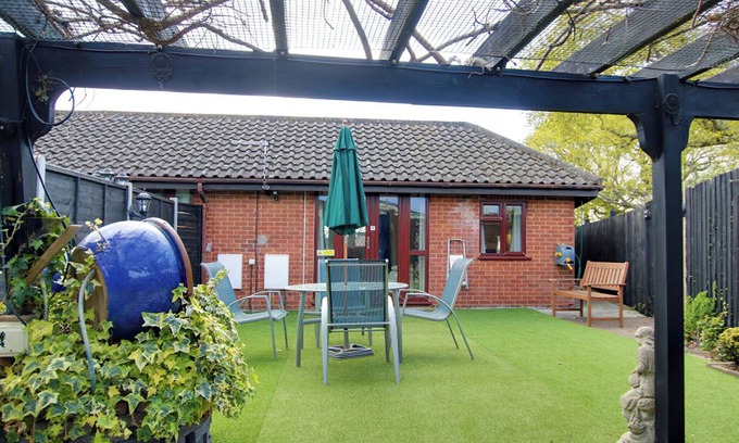 Netley Cottage | 2 bedroom accommodation in Hamble