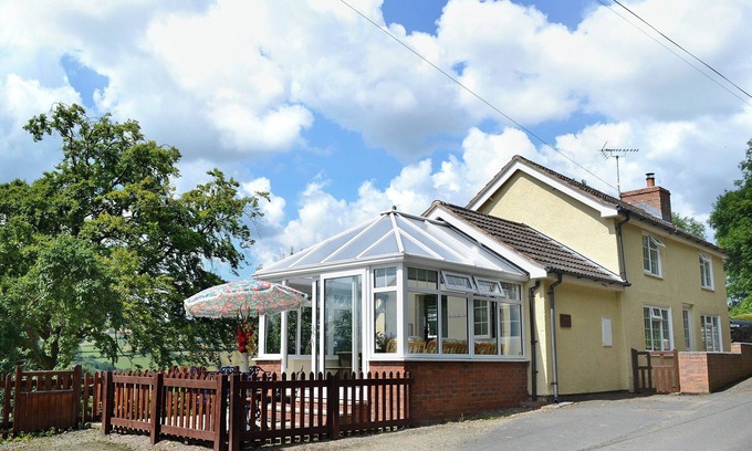 Kington Cottage | 2 bedroom accommodation in Kingswood, near Kington