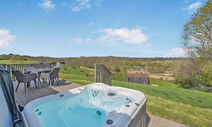 Lewes Ski Chalet | 2 bedroom accommodation in Lewes