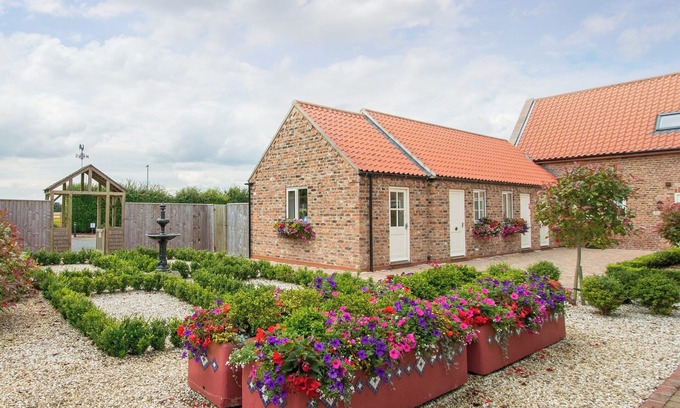 North Somercotes Cottage | 2 bedroom accommodation in North Somercotes, Mabelthorpe