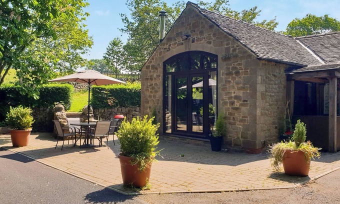 Tansley Cottage | 2 bedroom accommodation in Lumsdale, Tansley Wood, near Matlock