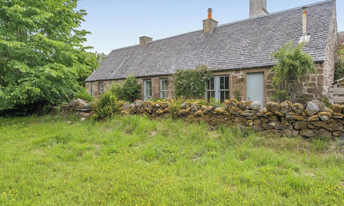 Murthly Cottage | 2 bedroom accommodation in Bankfoot, near Dunkeld
