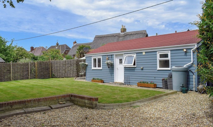 Newport Cottage | 2 bedroom accommodation in Brighstone, near Freshwater