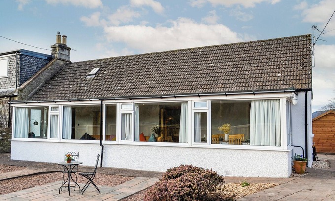 Perth Cottage | 2 bedroom accommodation in Aberargie, near Perth