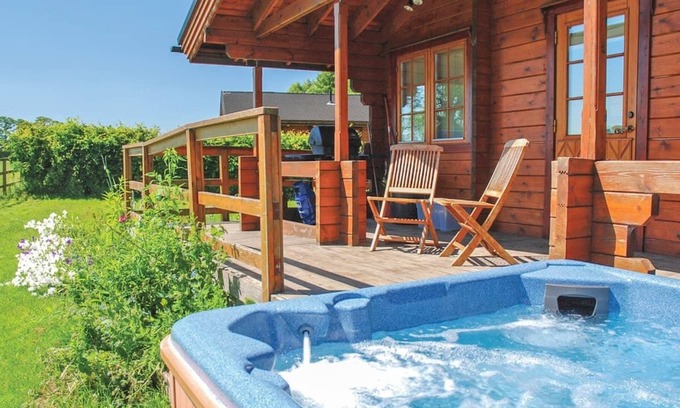 Ryther Ski Chalet | 2 bedroom accommodation in Stillingfleet, York