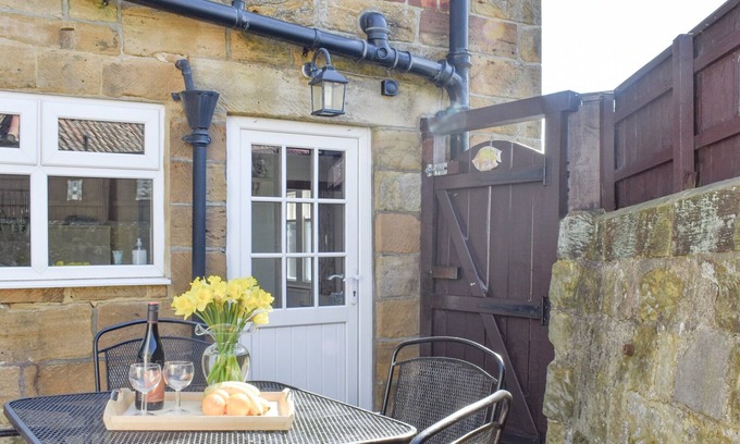Fylingthorpe Cottage | 2 bedroom accommodation in Fylingthorpe, near Robin Hood’s Bay