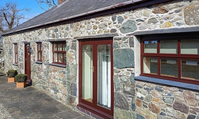 Dinas Cottage | 2 bedroom accommodation in Bontnewydd, Caernarfon