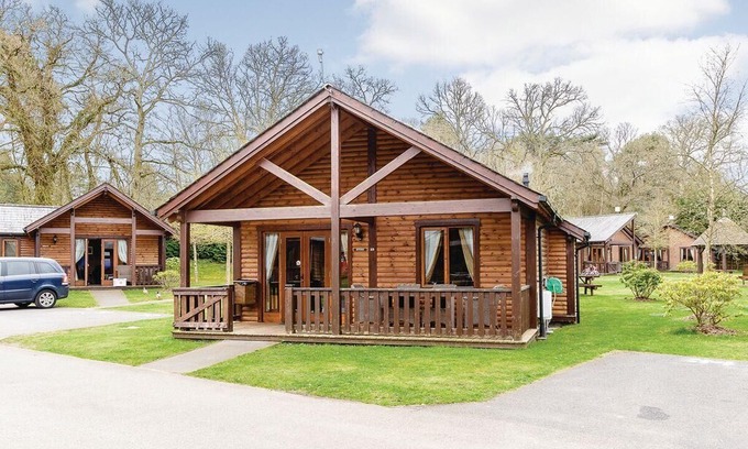 Tilford Cabin | 2 bedroom accommodation in Tilford, Farnham