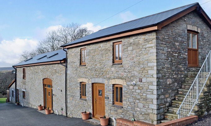 Cilybebyll Cottage | 2 bedroom accommodation in Rhos, near Pontardawe