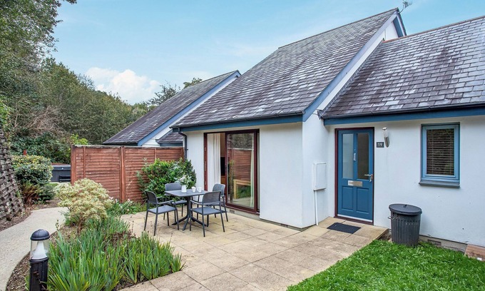Carnon Downs Cottage | 2 bedroom accommodation in Carnon Downs, near Truro