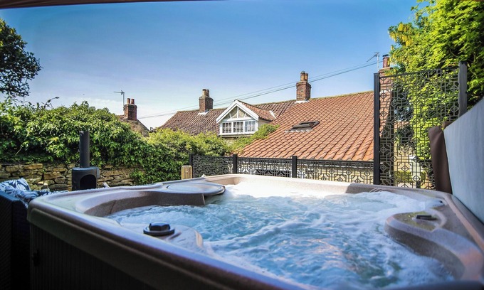 Welburn Cottage | 2 bedroom accommodation in Welburn, near York