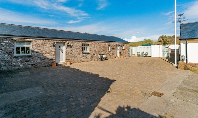 Peel Cottage | 2 bedroom accommodation in Peel
