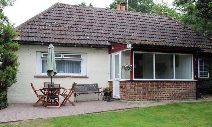 New Forest District Cottage | 2 bedroom accommodation in Shobley, near Ringwood