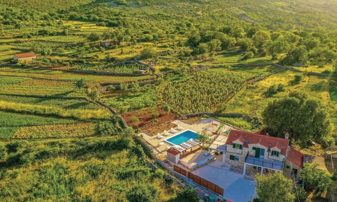 Ljubitovica House | 2 bedroom amazing home in Ljubitovica