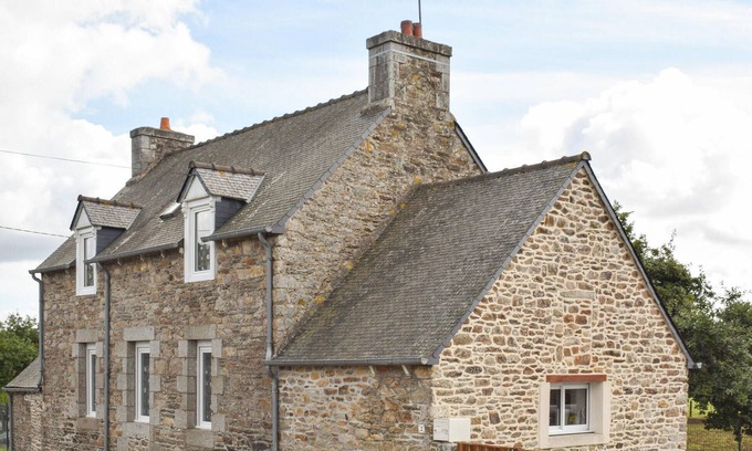 Brelidy House | 2 bedroom amazing home in Brélidy