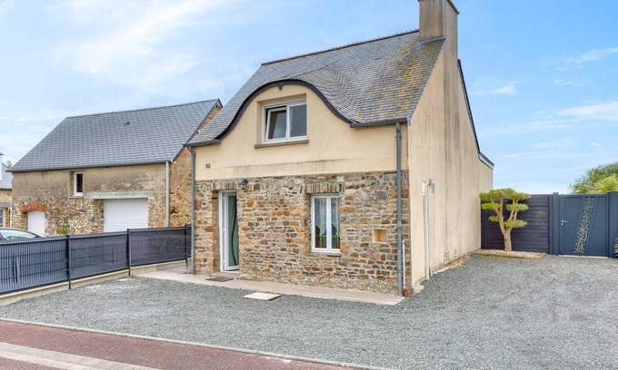 Creances House | 2 bedroom amazing home in Créances